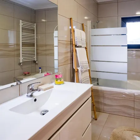 Casa Da Rosarinho - Casa De Ferias Com Piscina - *