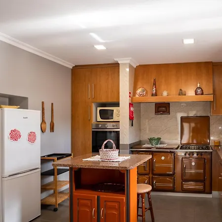 Casa Da Rosarinho - Casa De Ferias Com Piscina - Arcos de Valdevez