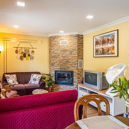 Casa Da Rosarinho - Casa De Ferias Com Piscina - Feriehus