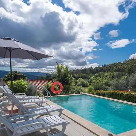 Casa Da Rosarinho - Casa De Ferias Com Piscina - Arcos de Valdevez