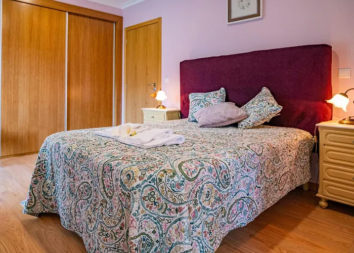 펜션 Casa Da Rosarinho - Casa De Ferias Com Piscina -